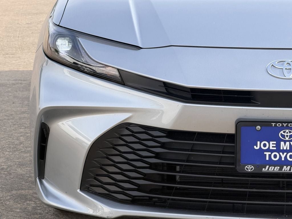 Used 2026 Toyota Camry LE FWD image 5
