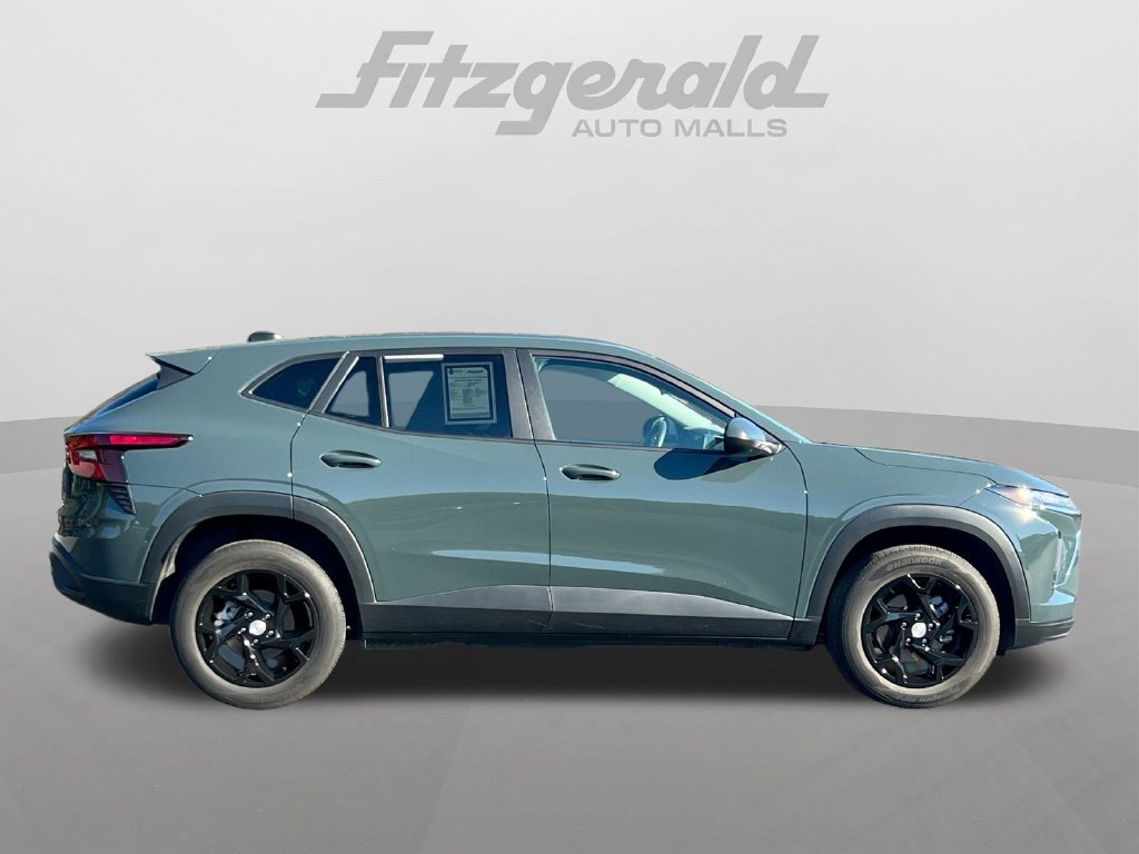 Used 2025 Chevrolet Trax LS w/ LS Convenience Package FWD image 13