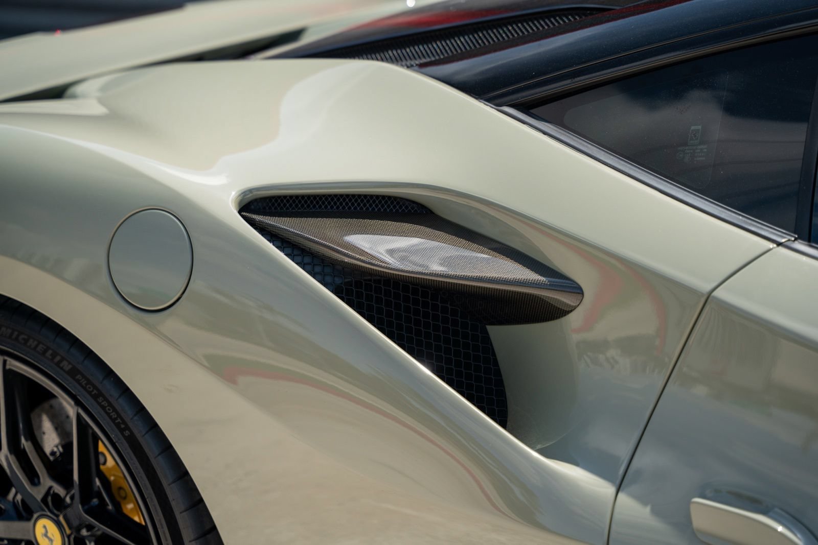 Used 2020 Ferrari F8 Tributo RWD image 6