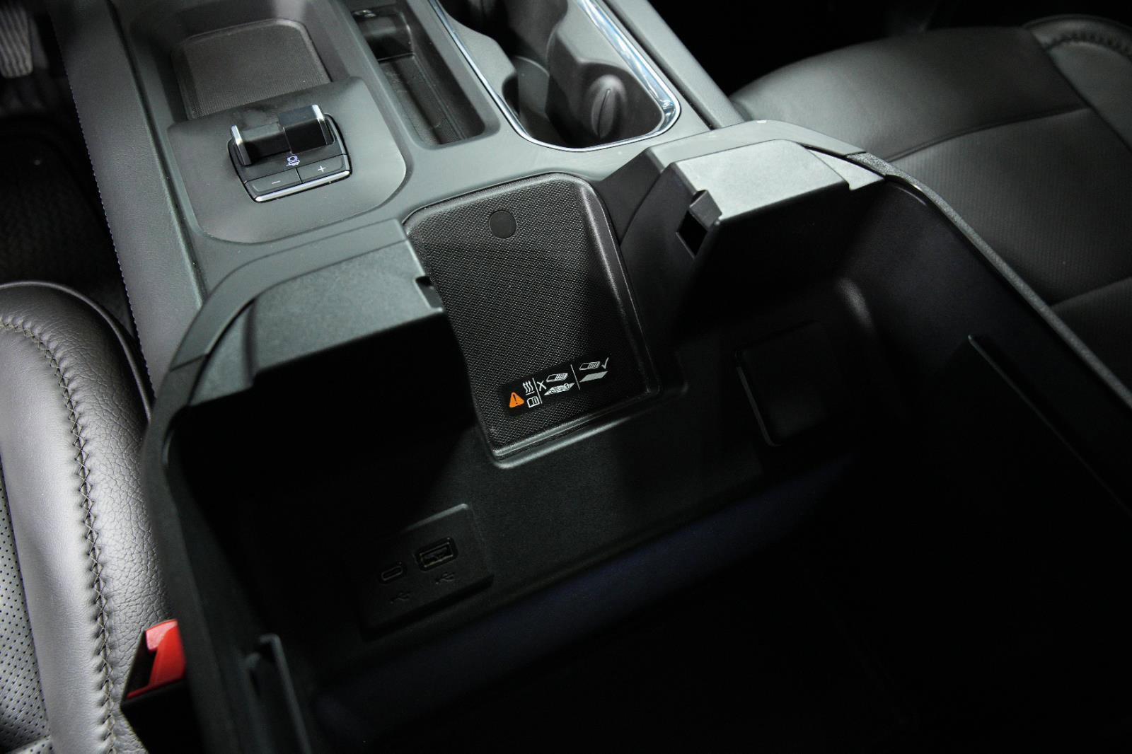 Used 2024 GMC Sierra 2500 Denali w/ Denali Reserve Package image 42