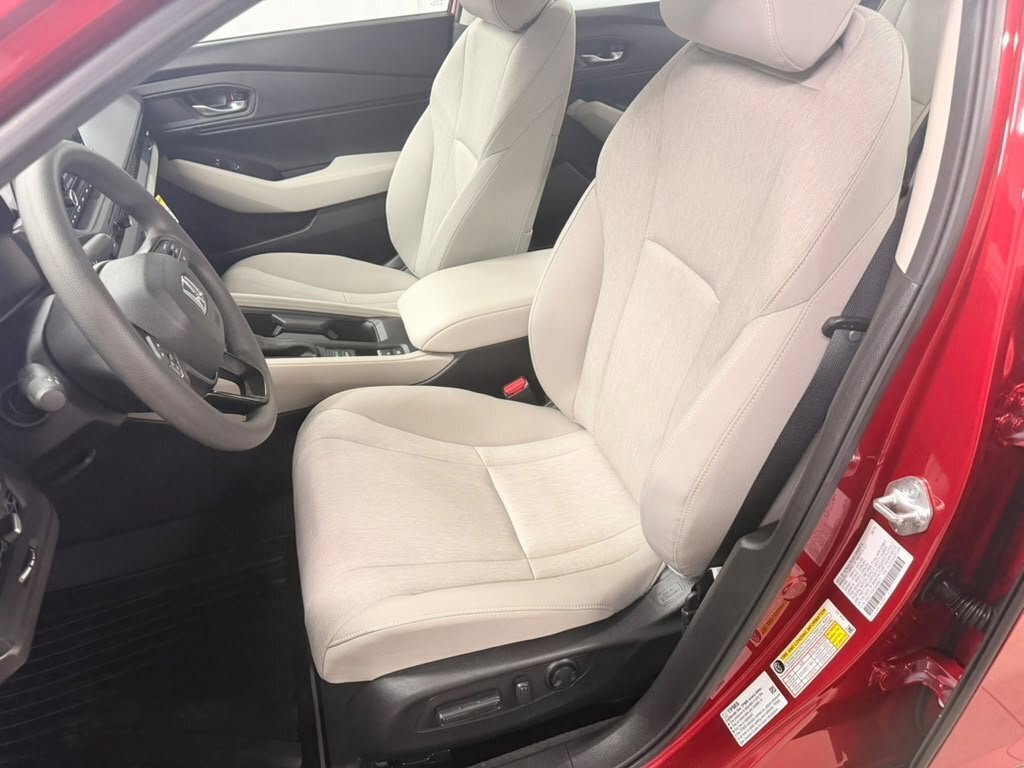 Certified 2025 Honda Accord SE image 31