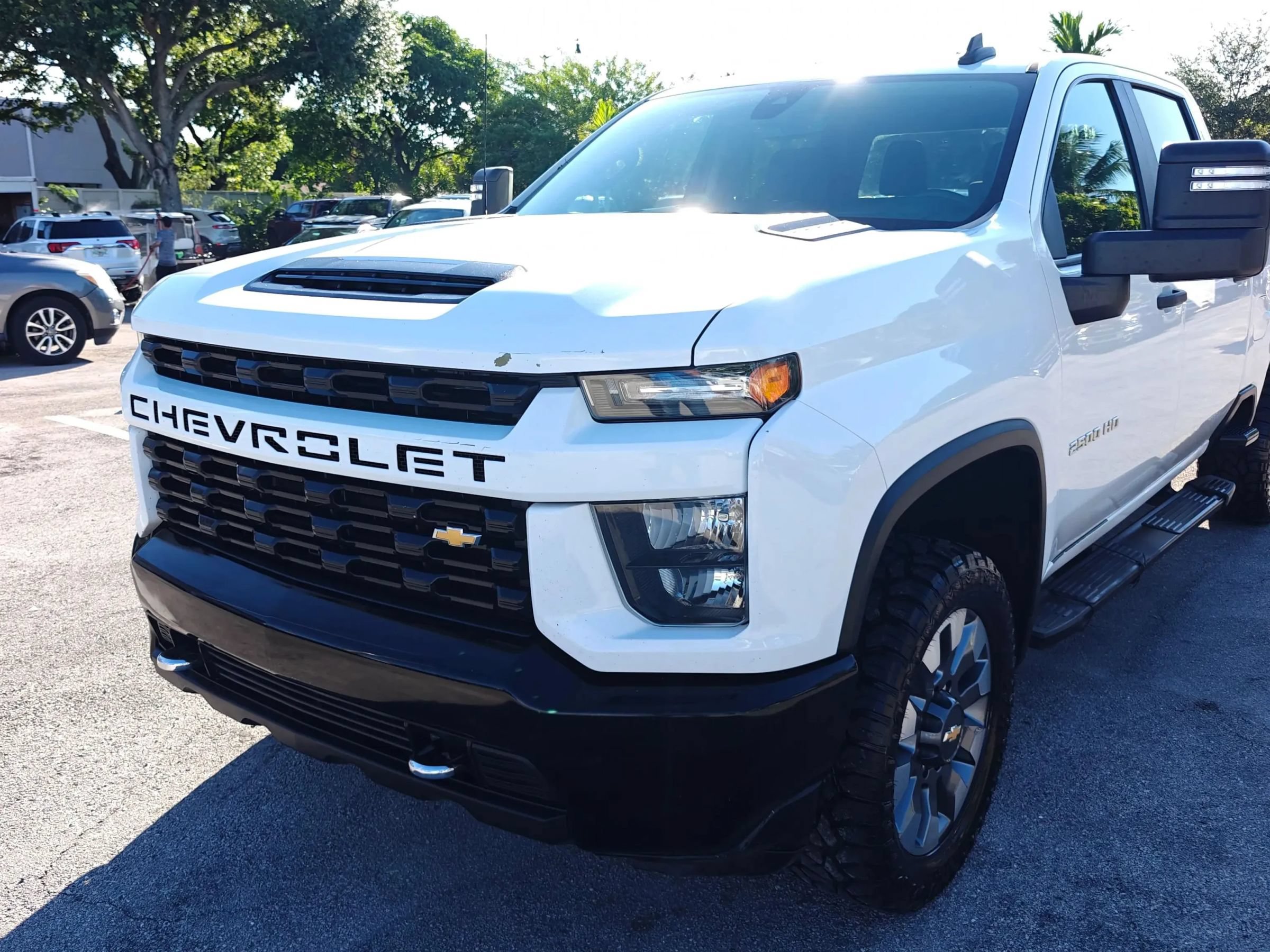 Used 2022 Chevrolet Silverado 2500 Custom w/ Custom Value Package AWD/4WD image 3