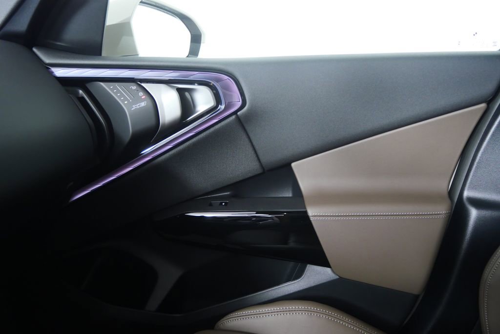 Used 2026 BMW X3 xDrive30 w/ Convenience Package image 23