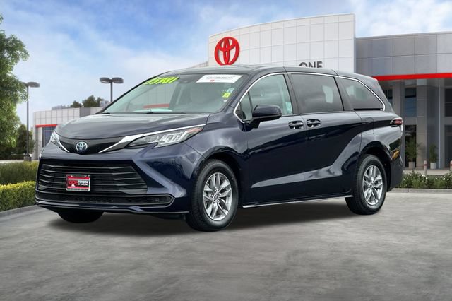 Used 2022 Toyota Sienna LE FWD image 10