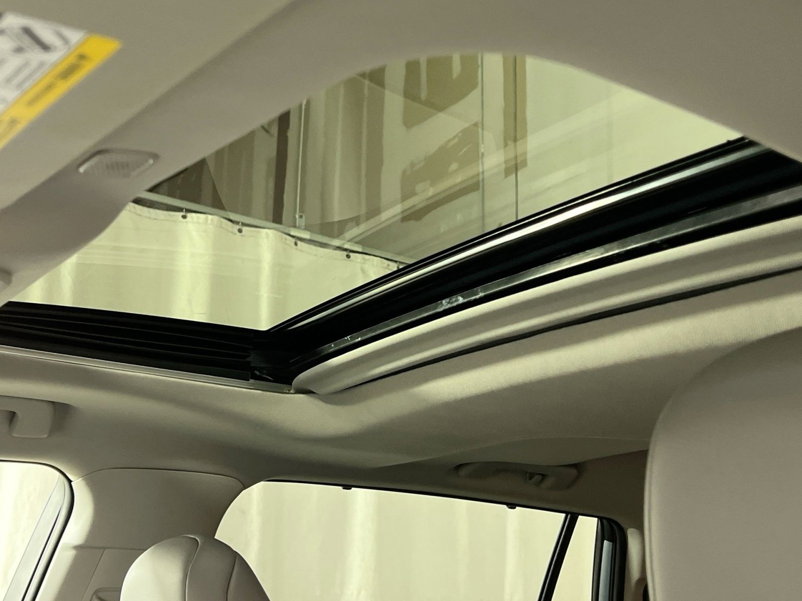 Used 2023 Toyota Highlander XLE image 19