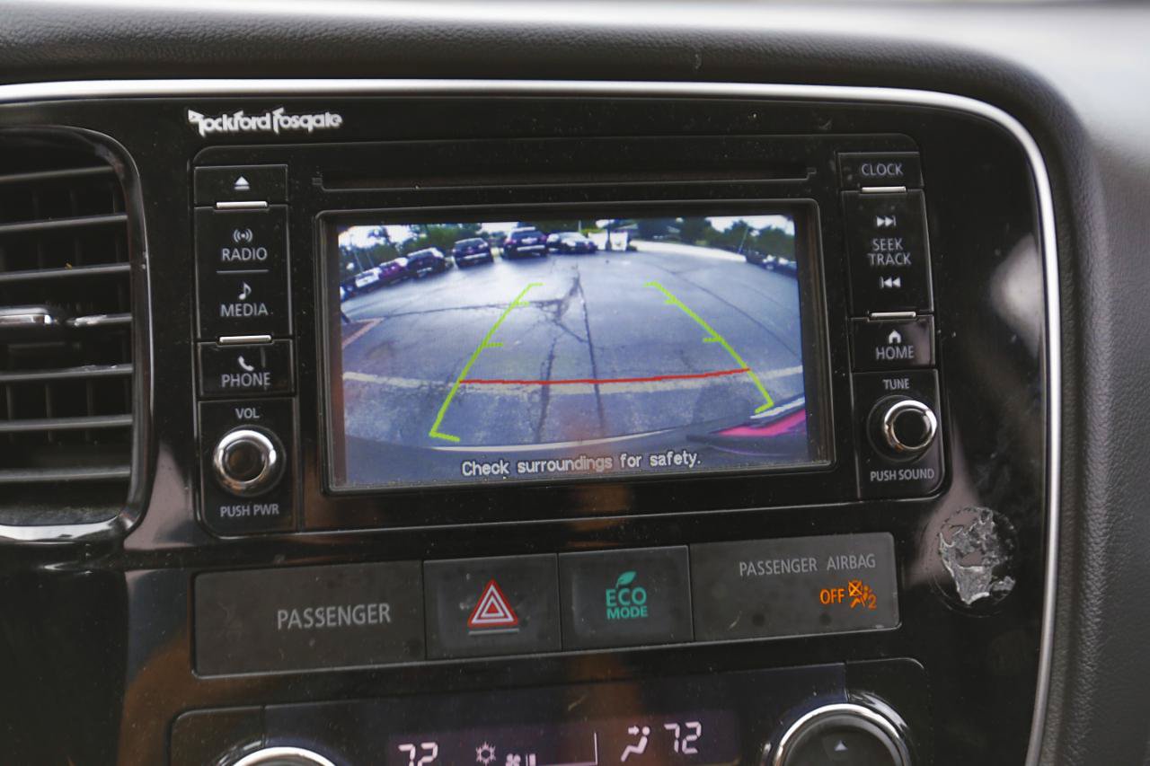 Used 2016 Mitsubishi Outlander SEL AWD/4WD image 9