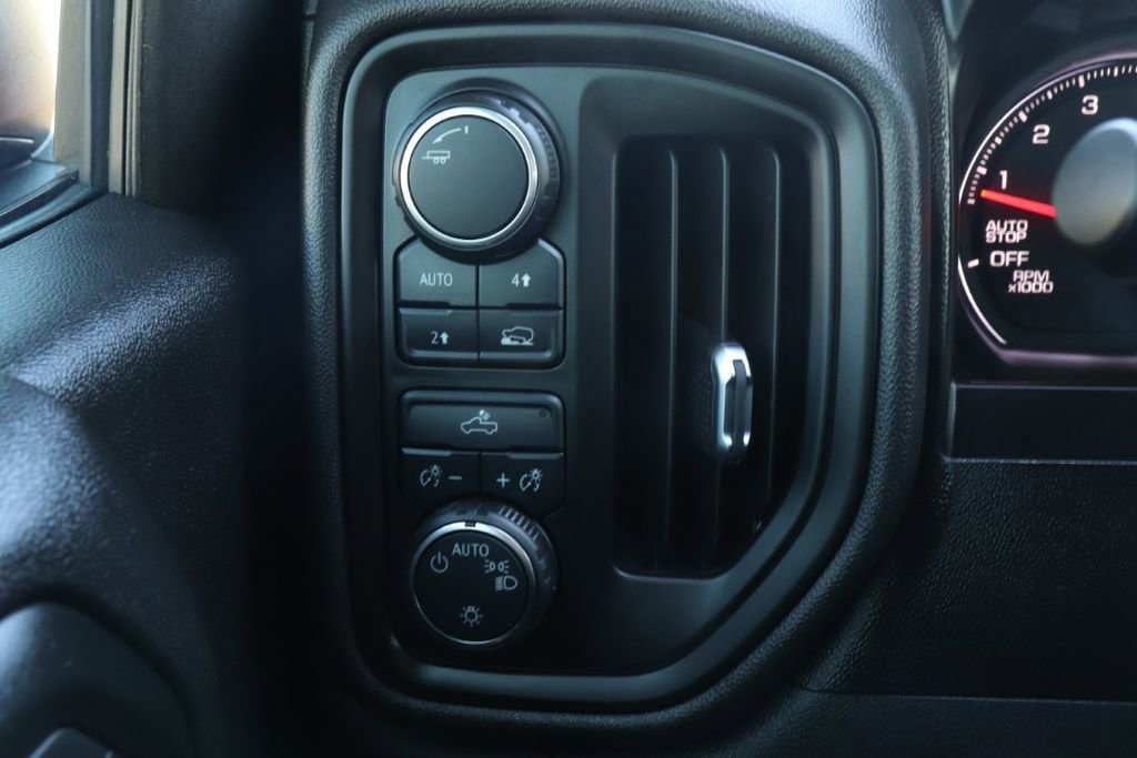Used 2021 Chevrolet Silverado 1500 Custom image 31