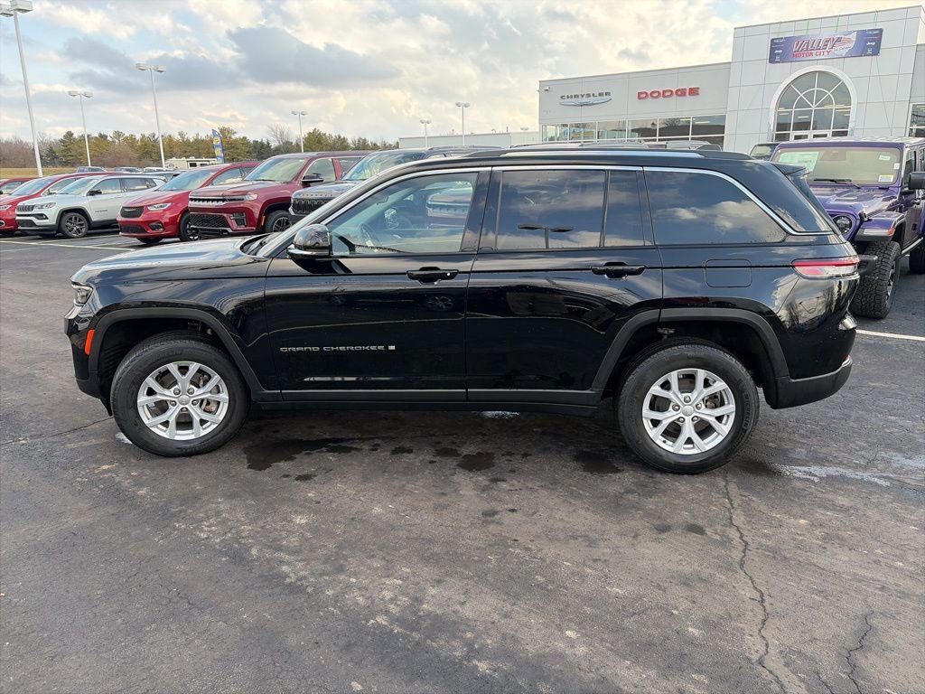 Used 2023 Jeep Grand Cherokee Limited image 44