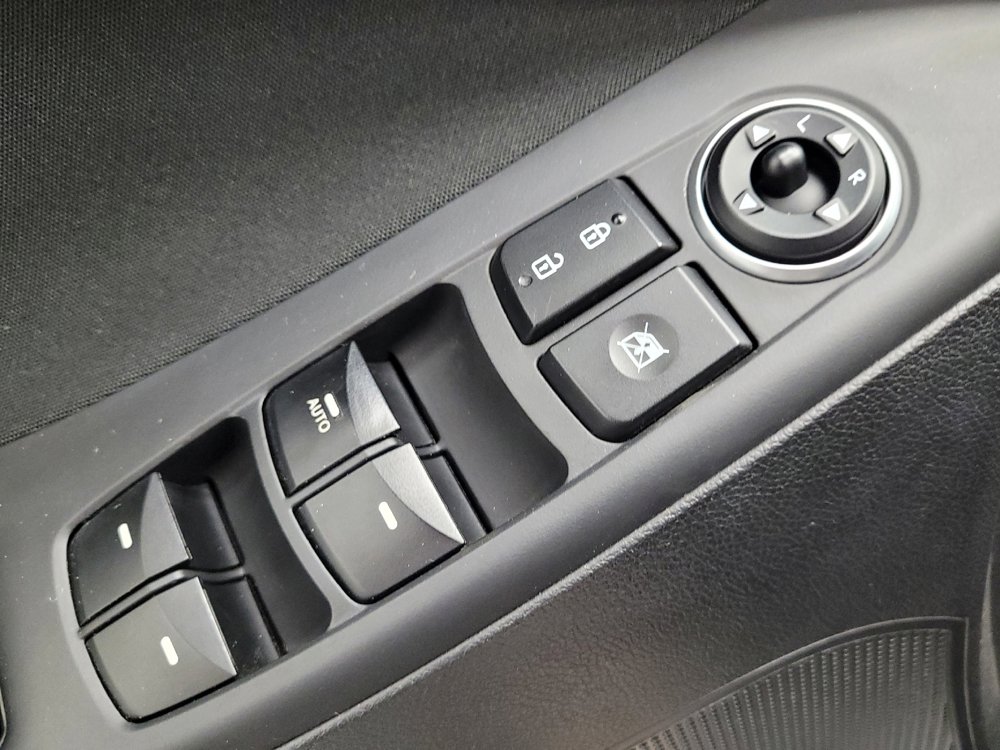 Used 2016 Hyundai Elantra Value Edition FWD image 27
