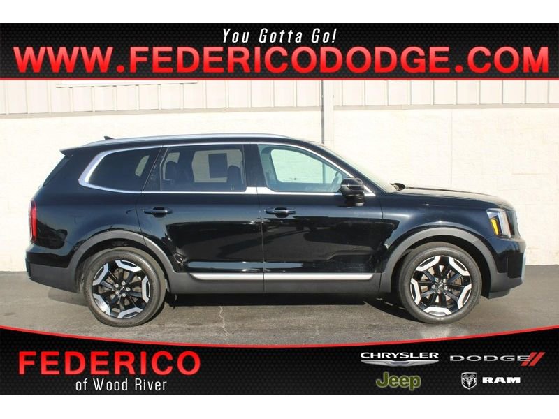 Used 2024 Kia Telluride S w/ S Sunroof Package