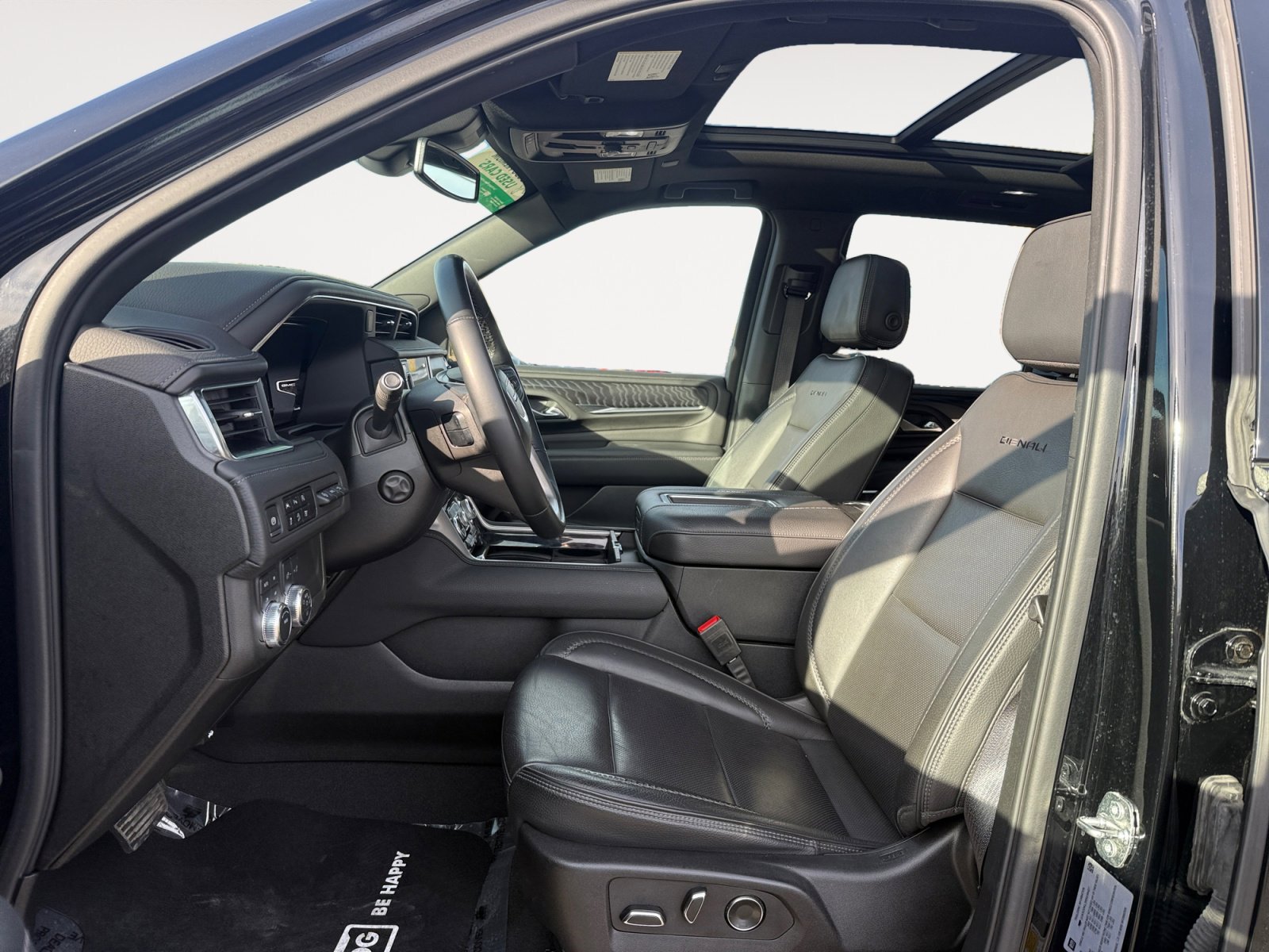 Used 2024 GMC Yukon Denali image 10