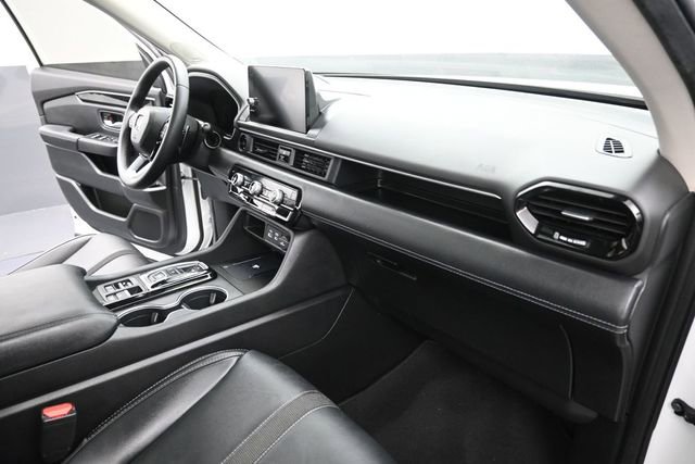 Certified 2024 Honda Pilot Touring image 24
