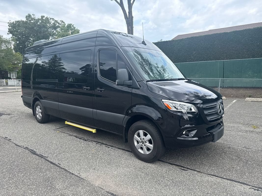 Used 2023 Mercedes-Benz Sprinter 2500 image 10