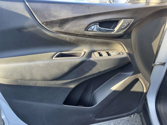 Used 2018 Chevrolet Equinox LT FWD image 22