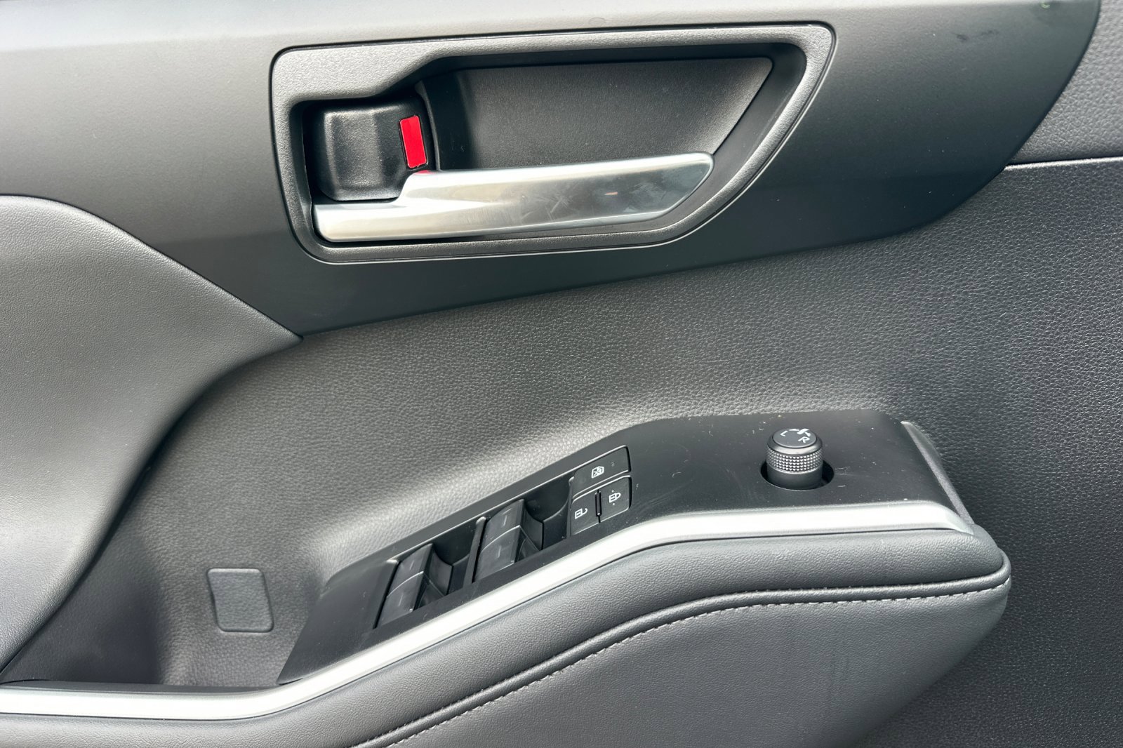 New 2026 Toyota Highlander XSE image 9