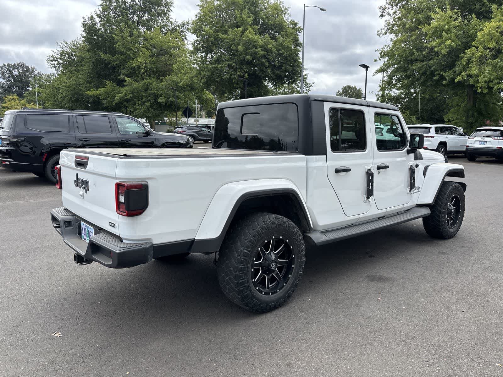 Certified 2020 Jeep Gladiator Overland AWD/4WD image 4