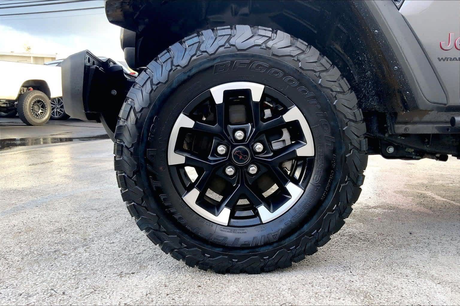 Used 2024 Jeep Wrangler Unlimited Rubicon w/ Safety Group AWD/4WD image 8