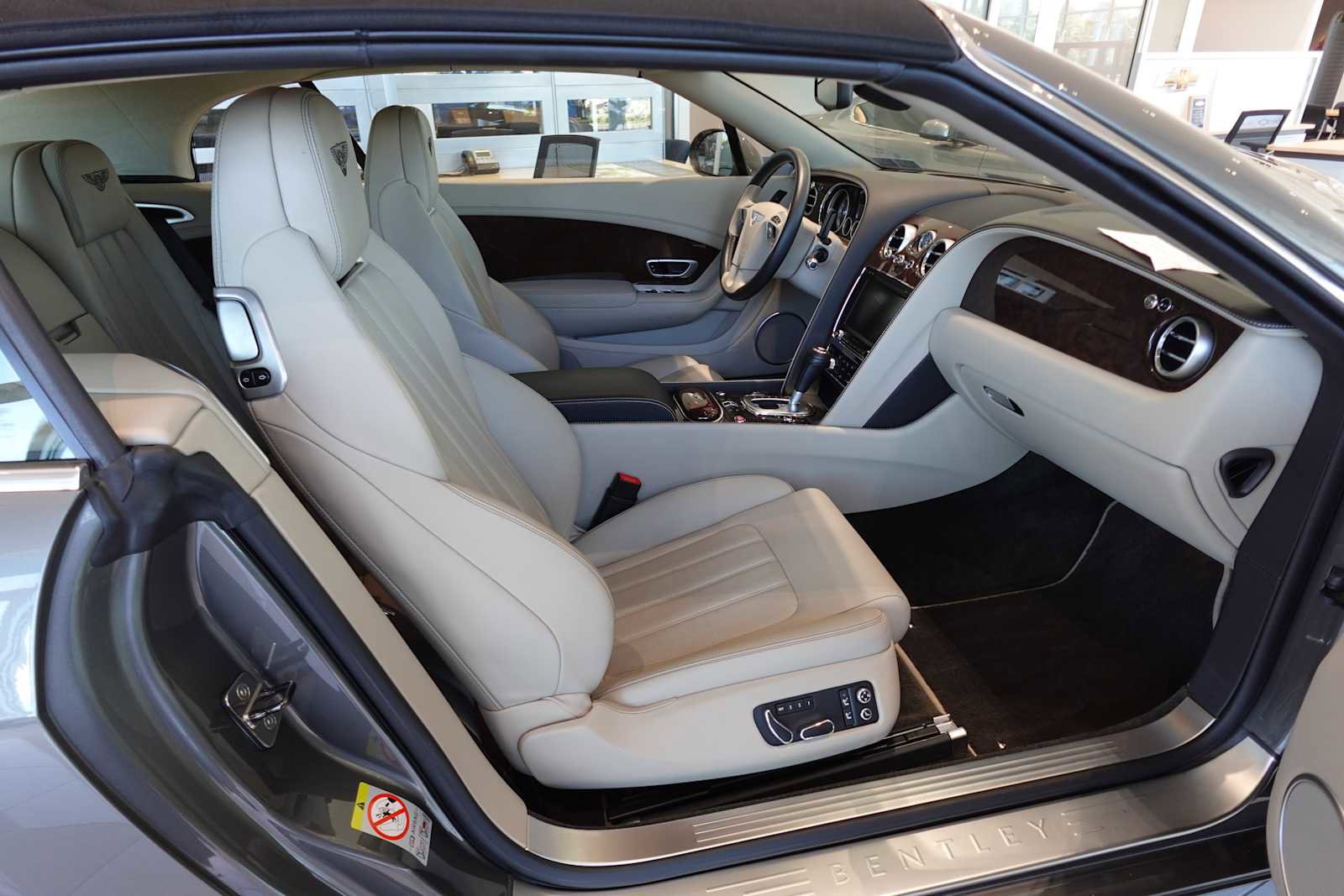 Used 2014 Bentley Continental GT image 39