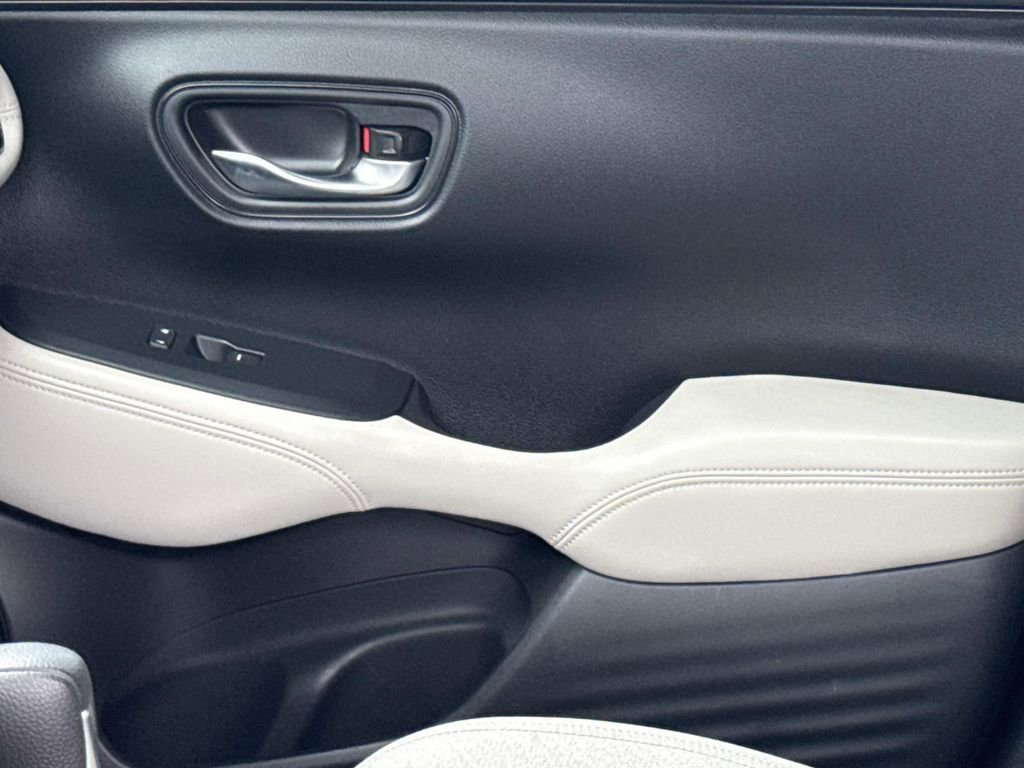 Used 2023 Honda HR-V LX image 19