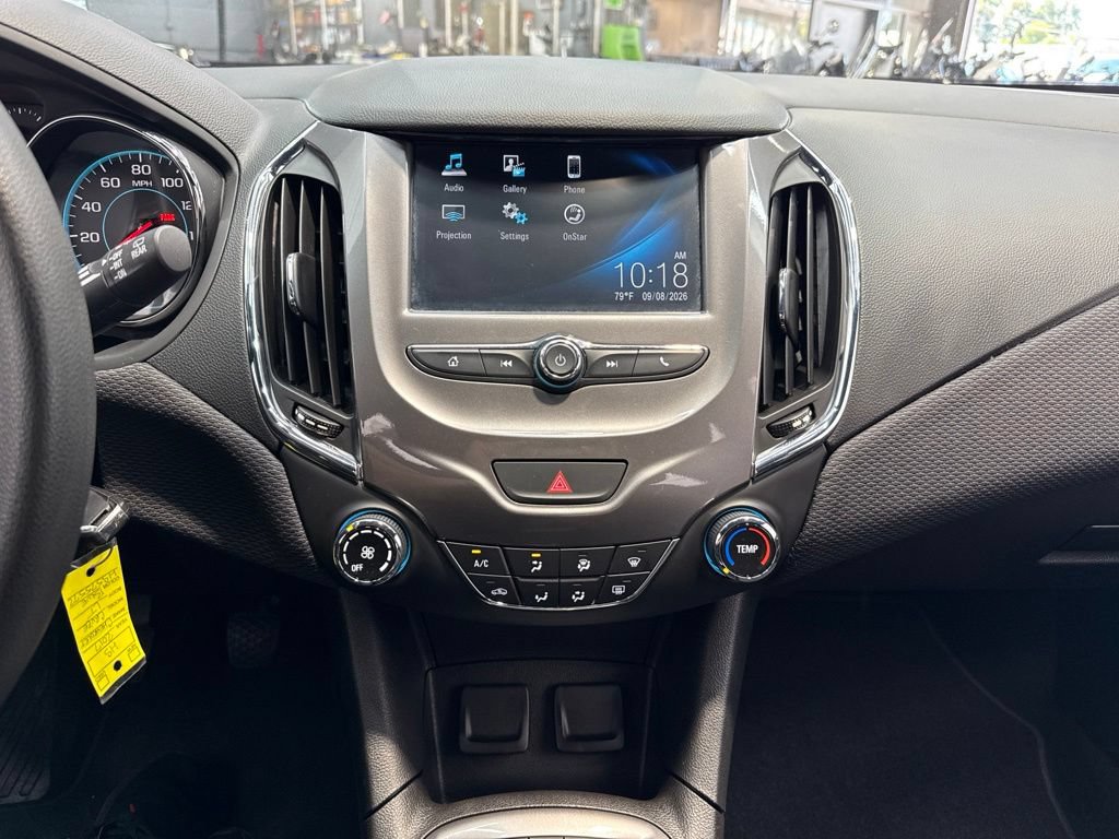 Used 2017 Chevrolet Cruze LT FWD image 22