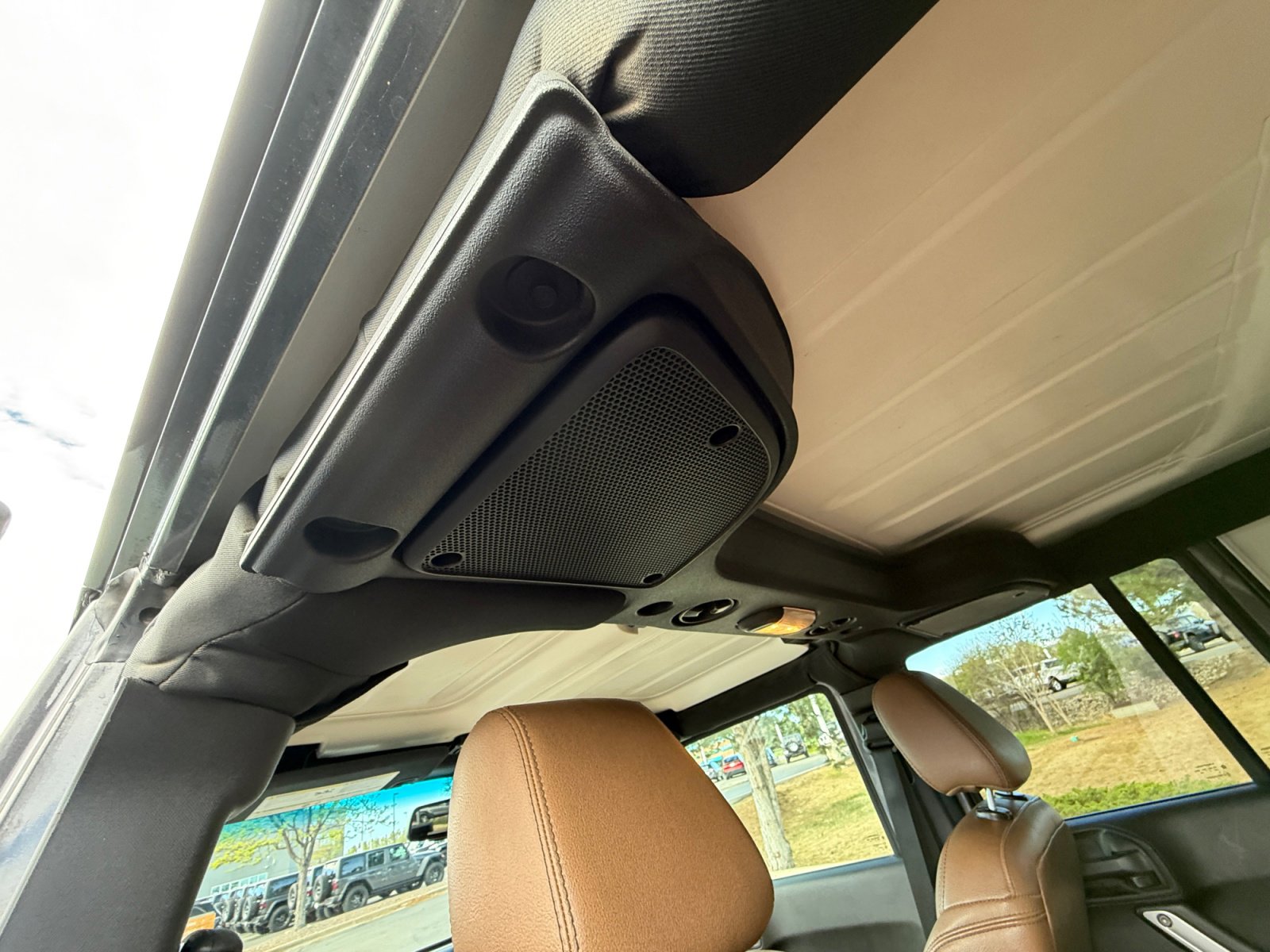 Used 2016 Jeep Wrangler Unlimited Sahara w/ Mopar Chrome Edition Group image 27