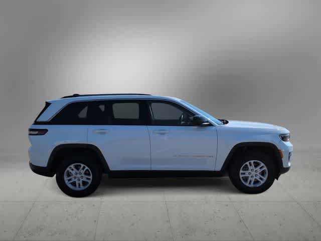 Certified 2023 Jeep Grand Cherokee Laredo AWD/4WD image 9