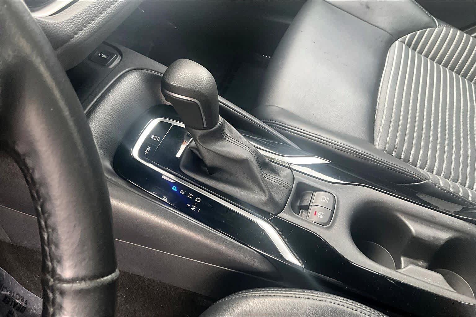 Used 2022 Toyota Corolla XSE FWD image 17