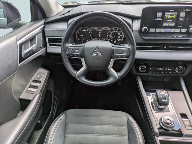 Used 2022 Mitsubishi Outlander SE image 18