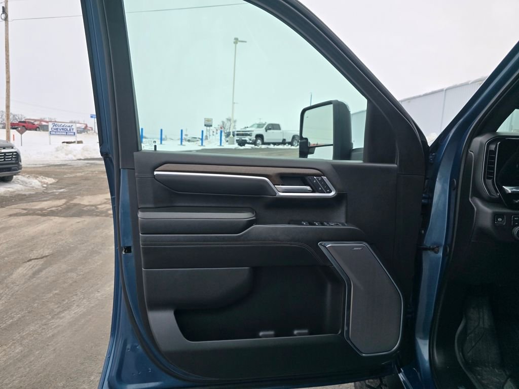 Used 2025 Chevrolet Silverado 2500 High Country w/ High Country Premium Package image 12