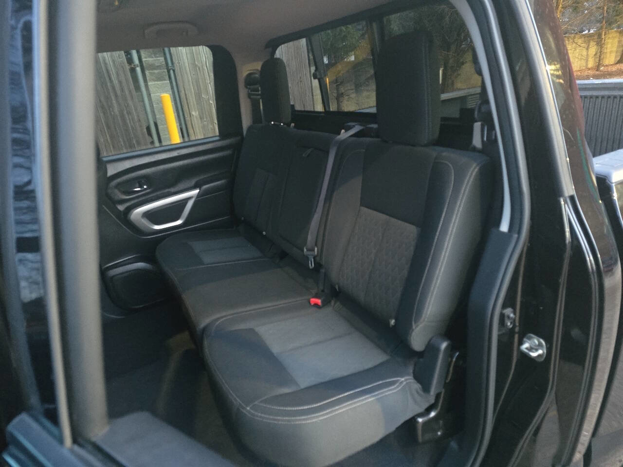 Used 2017 Nissan Titan SV image 17