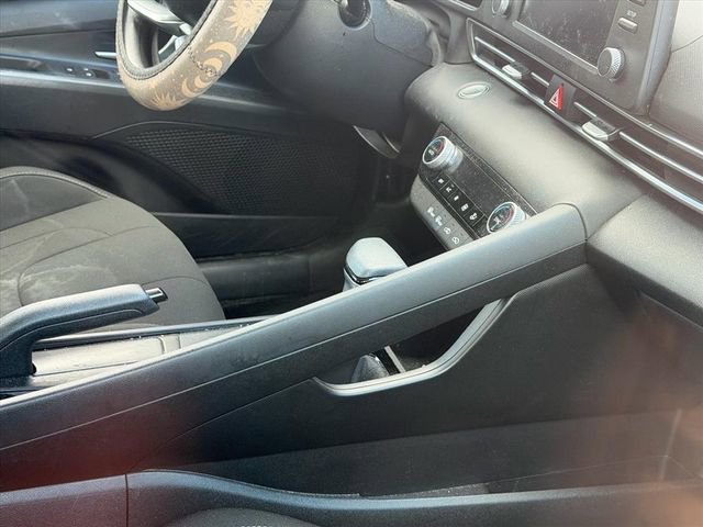 Used 2023 Hyundai Elantra SEL FWD image 13