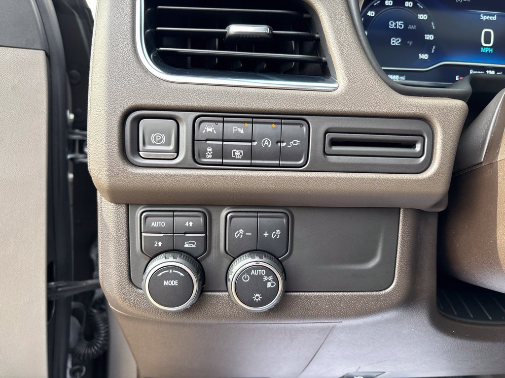 Used 2022 Chevrolet Tahoe LT w/ Luxury Package AWD/4WD image 23