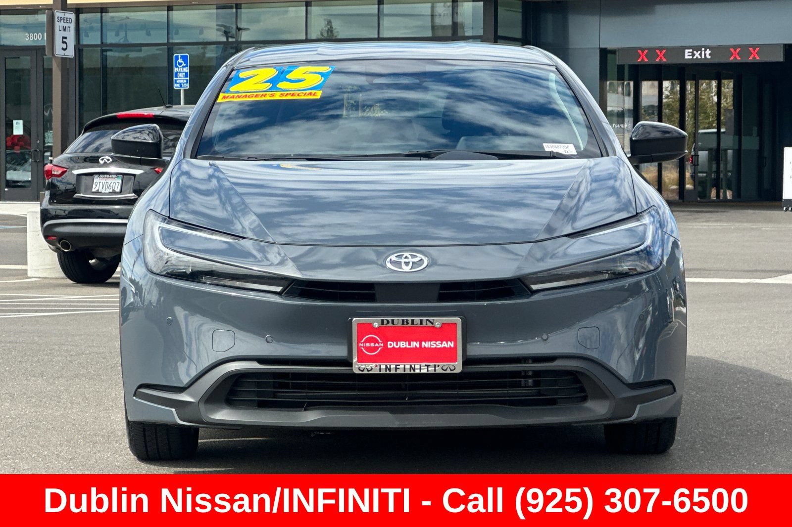 Used 2025 Toyota Prius LE FWD image 9