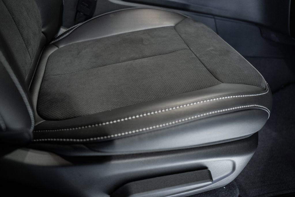 New 2025 Jeep Grand Cherokee L Altitude image 35