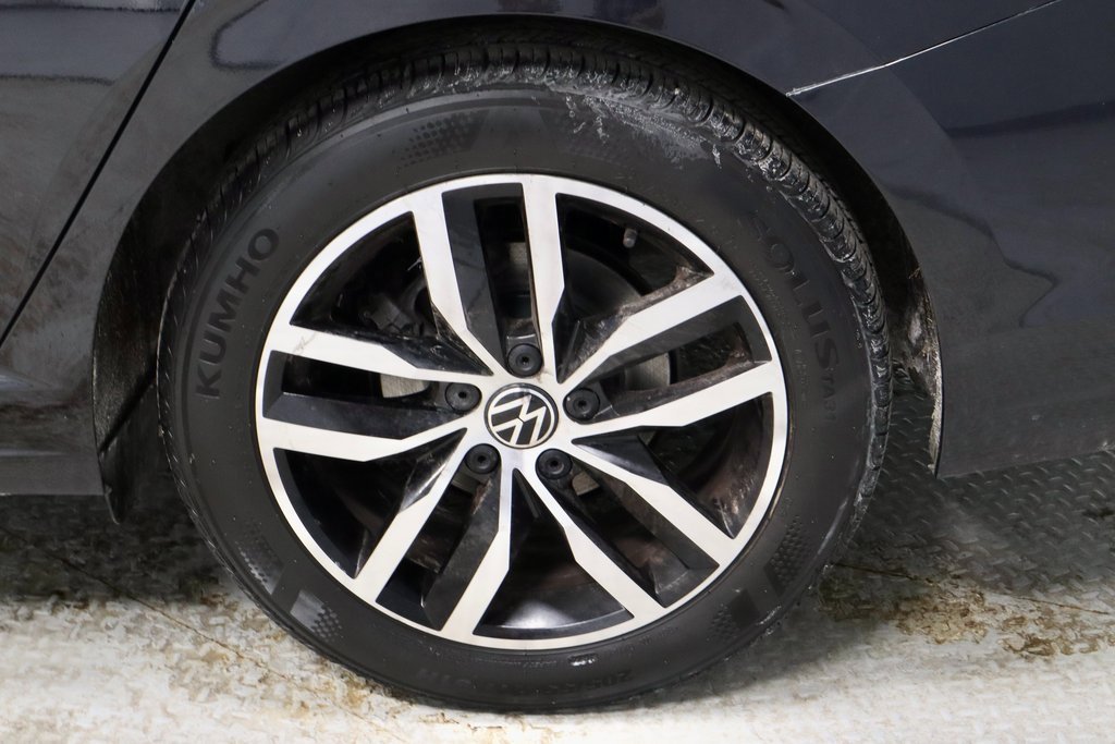 Used 2025 Volkswagen Jetta SE image 19