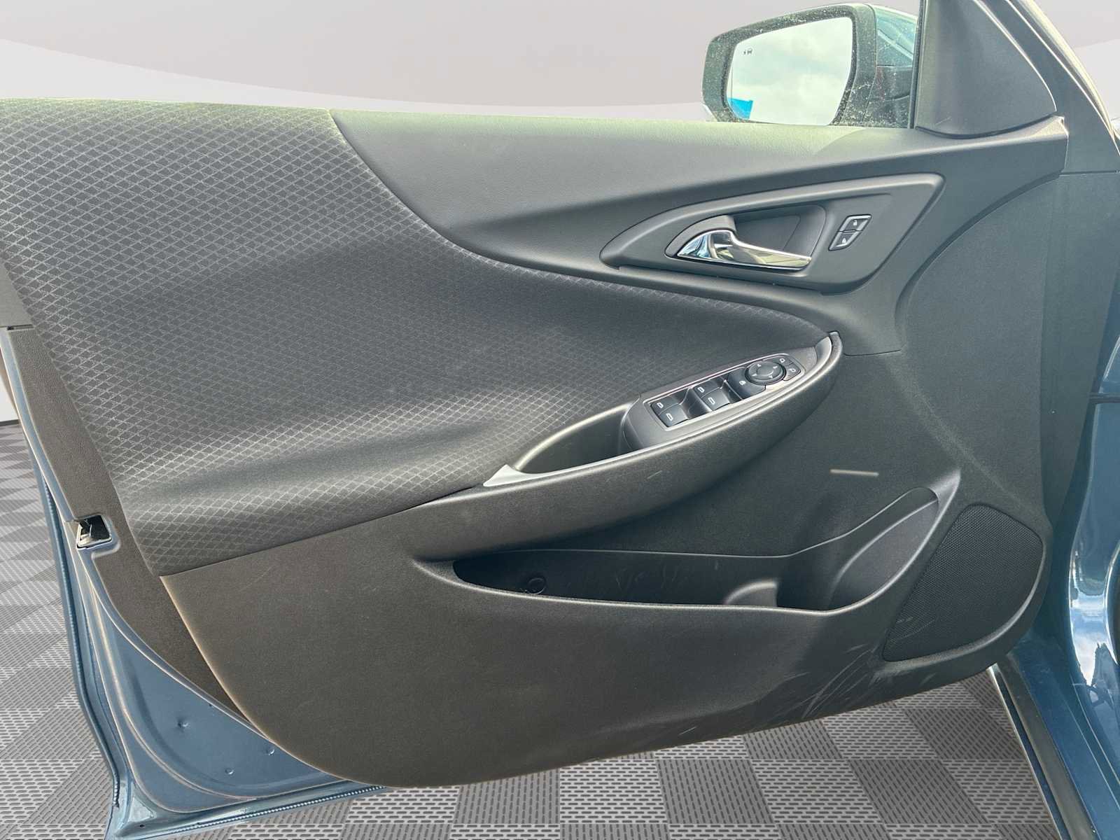 Certified 2025 Chevrolet Malibu RS w/ LPO, Floor Liner Package image 21