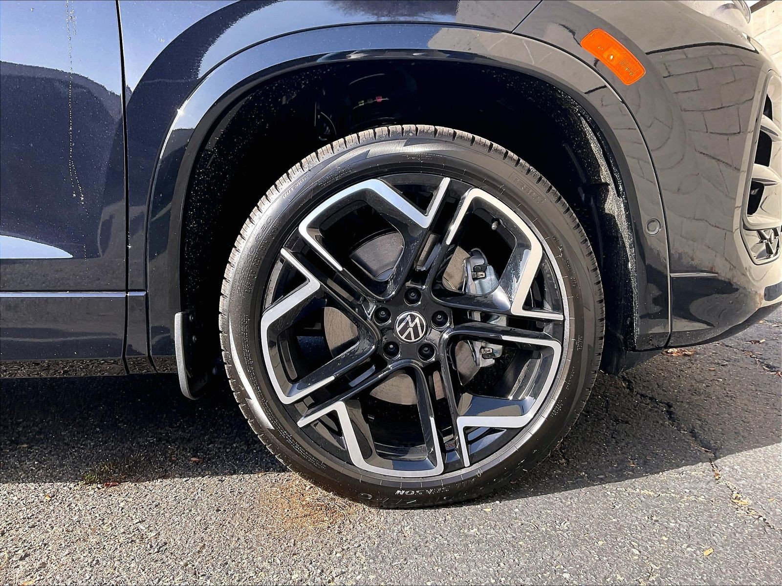 New 2026 Volkswagen Tiguan SEL R-Line AWD/4WD image 10