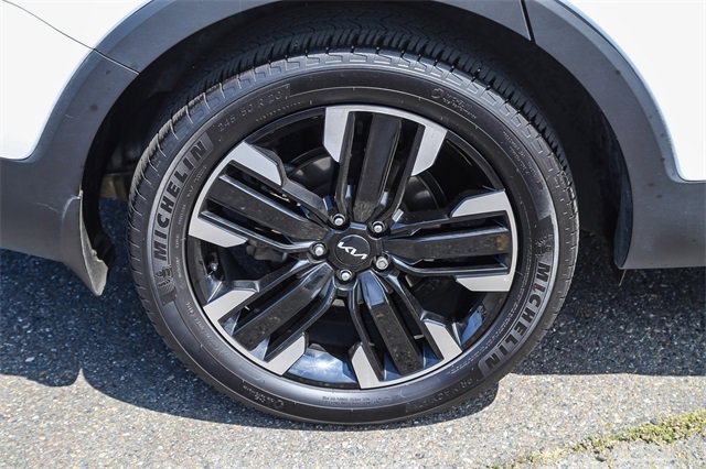 Used 2024 Kia Telluride SX Prestige w/ Towing Package image 11