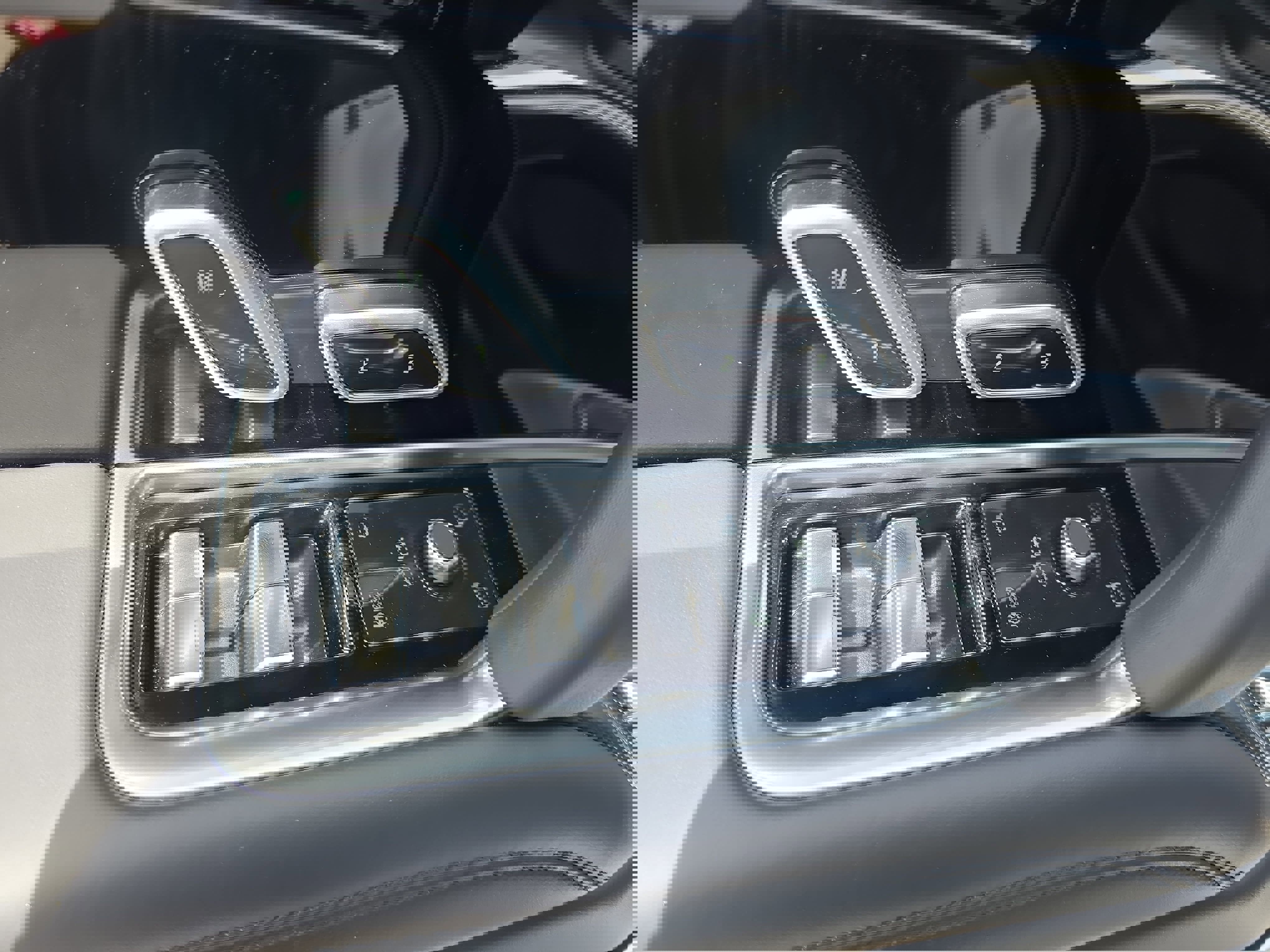 Certified 2026 Land Rover Range Rover Long Wheelbase SE image 27