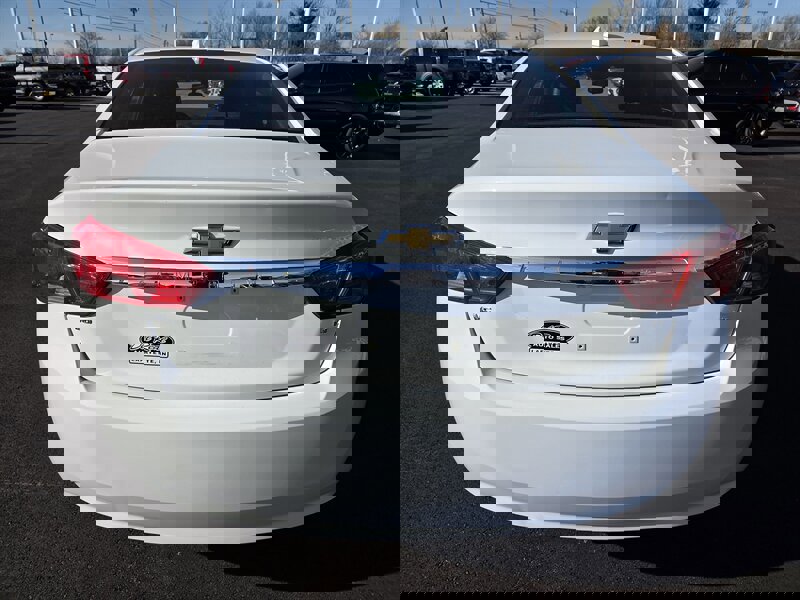 Used 2018 Chevrolet Impala LT image 4
