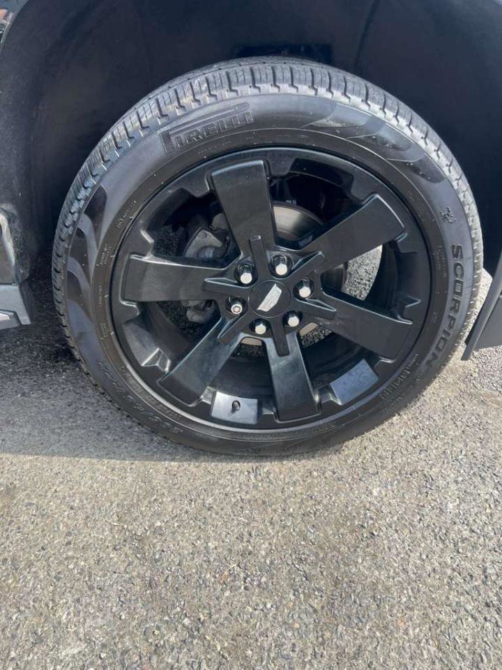 Used 2016 Cadillac Escalade ESV Luxury image 11