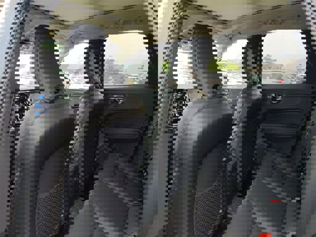 New 2025 Volvo XC60 T8 Plus w/ Protection Package Premier image 15