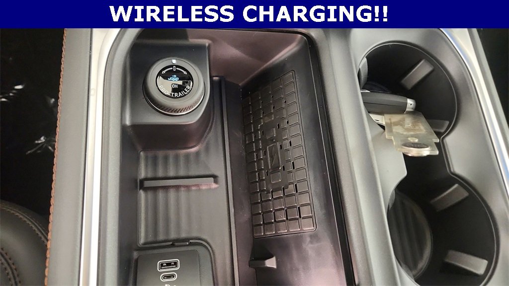 New 2025 Ford Expedition Active image 19