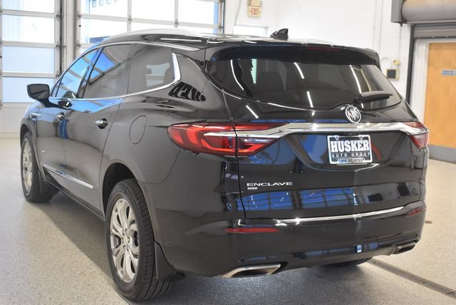 Used 2020 Buick Enclave Avenir w/ Avenir Technology Package AWD/4WD image 10