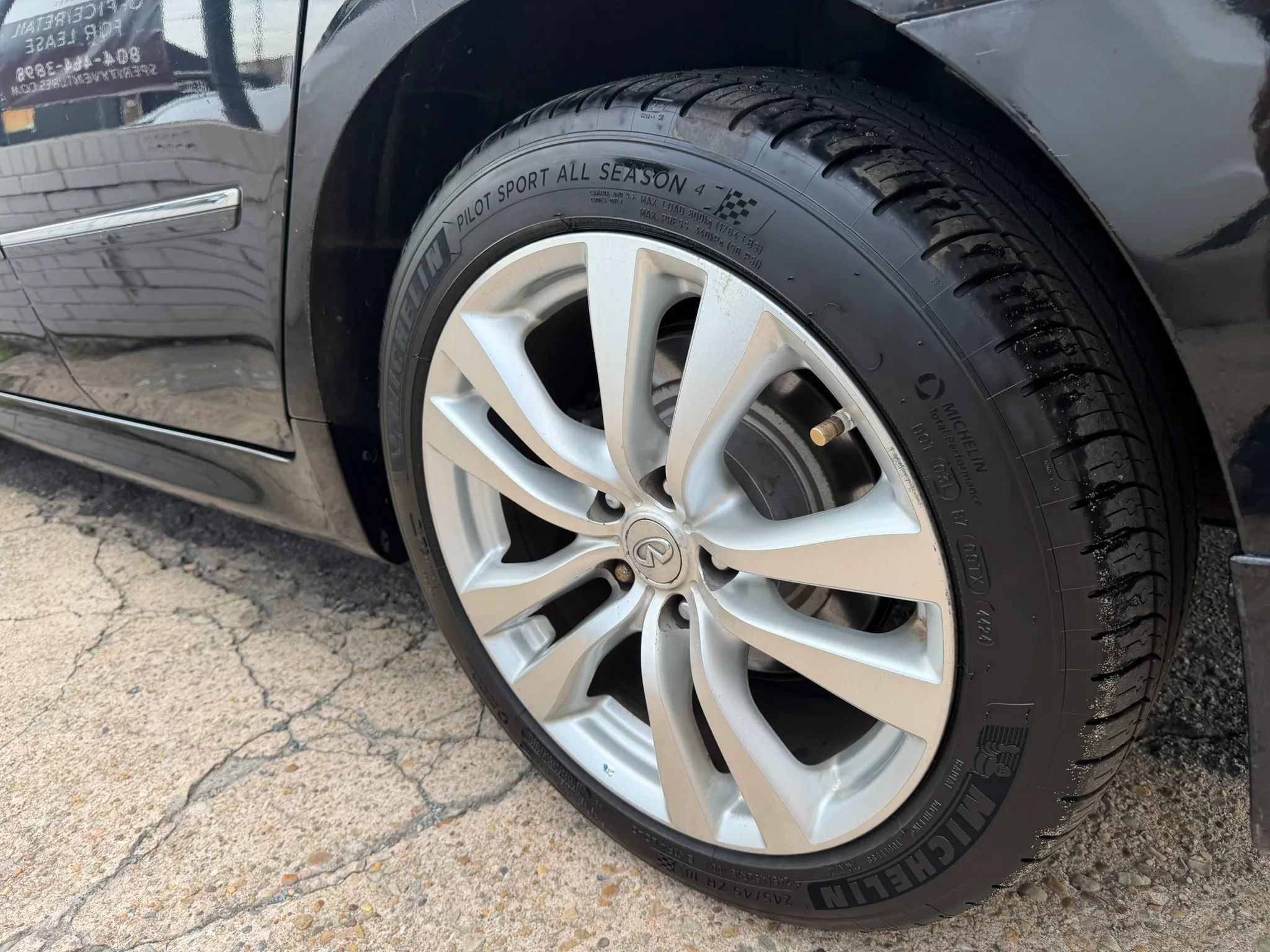 Used 2010 INFINITI M35 w/ Technology Pkg RWD image 27
