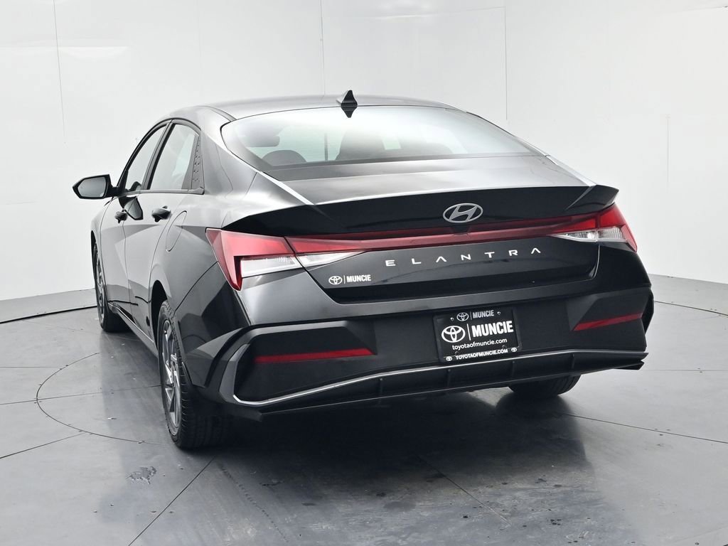Used 2024 Hyundai Elantra SEL image 6