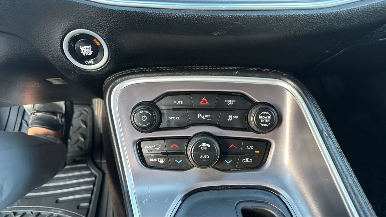 Used 2019 Dodge Challenger R/T RWD image 23