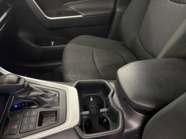 Used 2025 Toyota RAV4 XLE AWD/4WD image 31