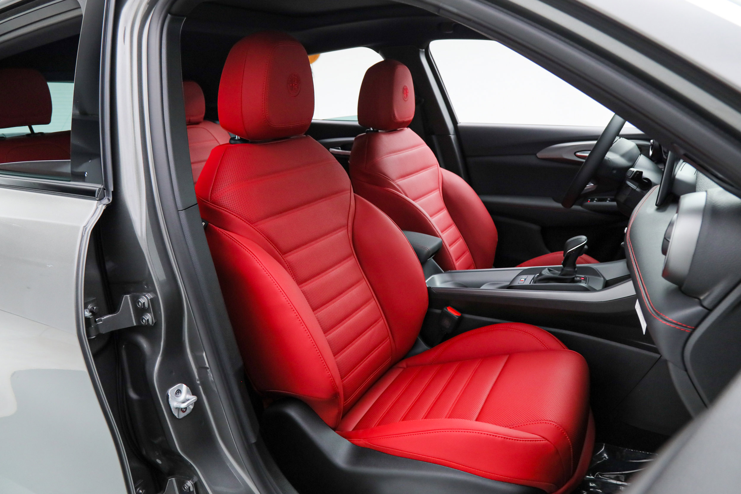 New 2026 Alfa Romeo Tonale Sprint w/ Red Premium Package image 12