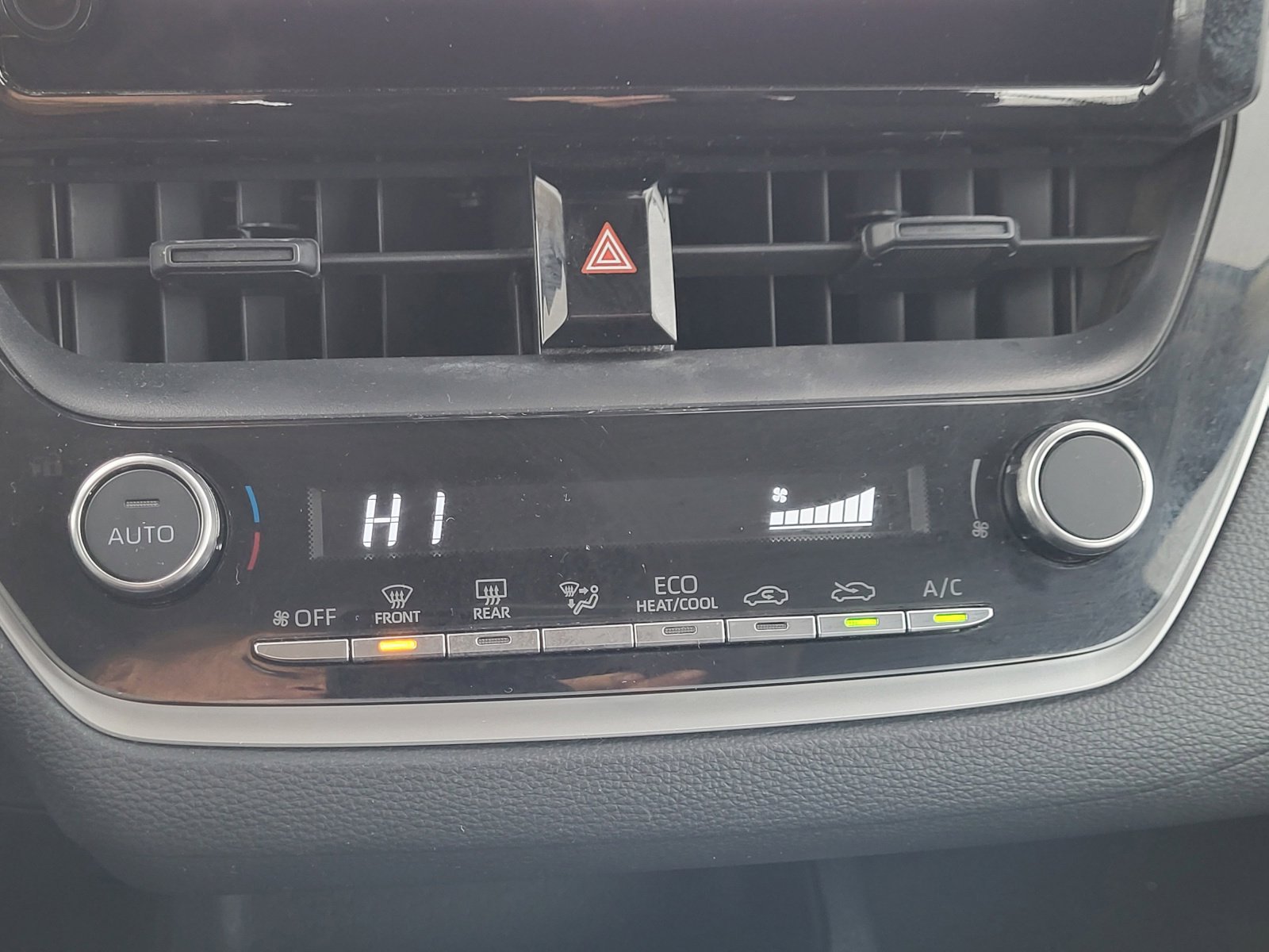 Certified 2024 Toyota Corolla LE image 32